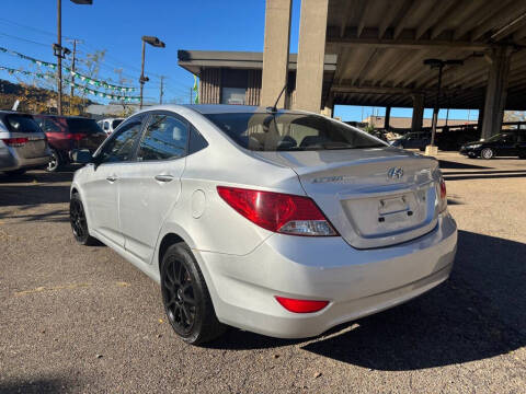 2012 Hyundai Accent GLS