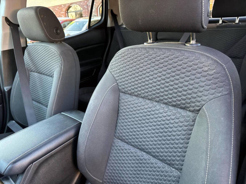 2017 GMC Acadia SLE-2