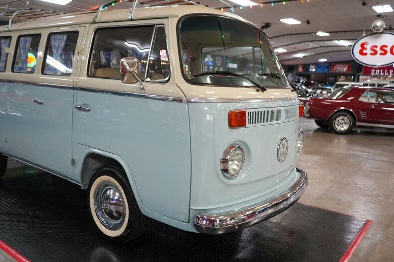 1976 Volkswagen Type 2 Westfalia Camper Bus
