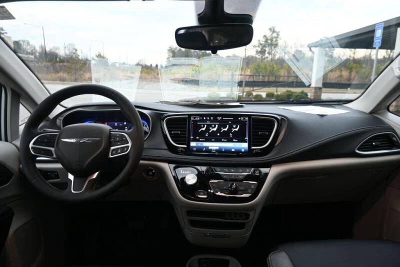 2023 Chrysler Pacifica Touring L