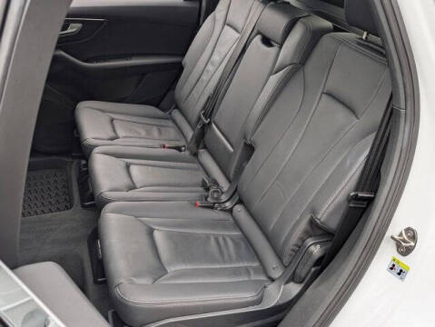 2025 Audi Q7 quattro Premium 45 TFSI