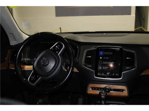 2021 Volvo XC90 T5 Momentum