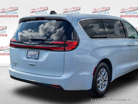 2023 Chrysler Pacifica Touring L