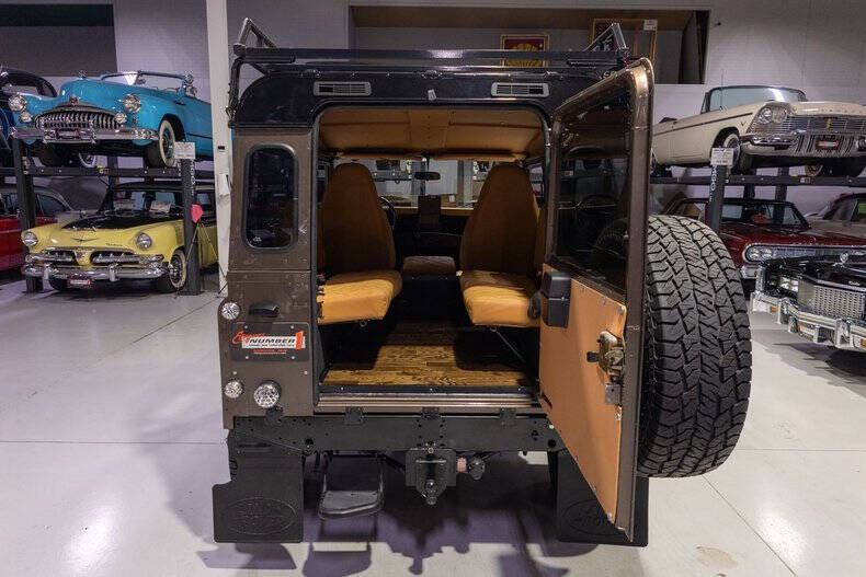 1987 Land Rover Defender