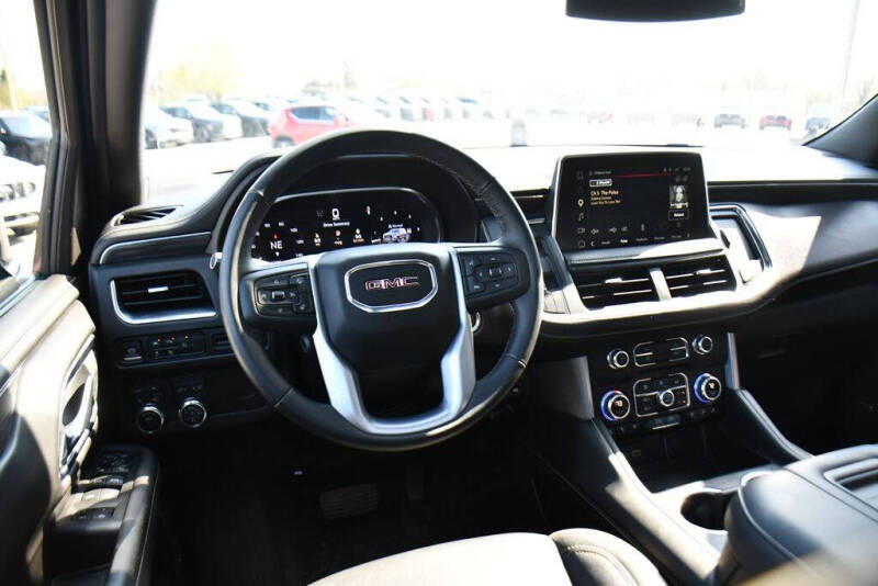 2023 GMC Yukon SLT
