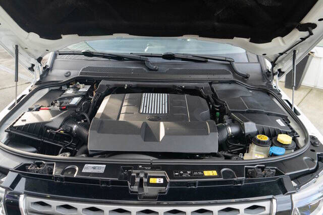 2016 Land Rover LR4 39