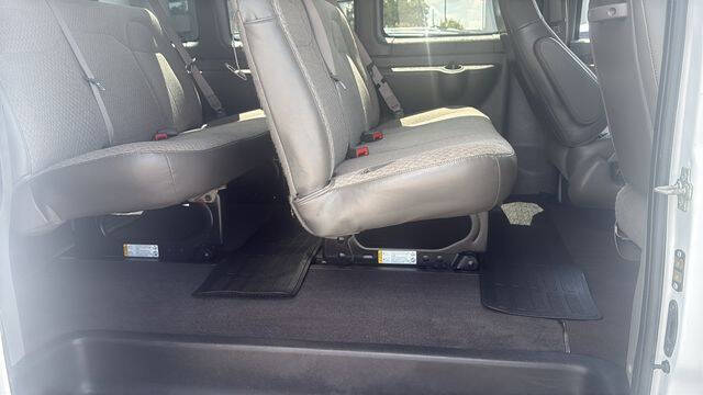 2025 Chevrolet Express LT 3500