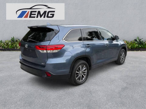2017 Toyota Highlander SE