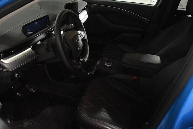 2022 Ford Mustang Mach-E Select