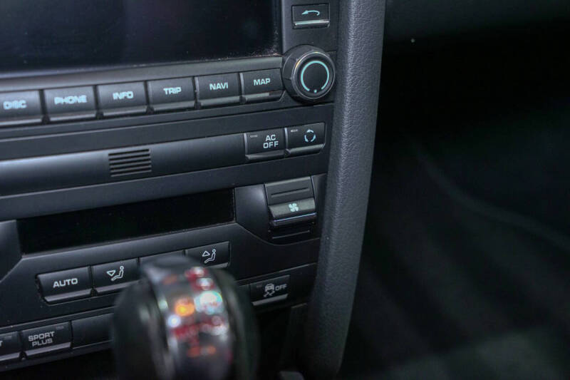 2012 Porsche Cayman R