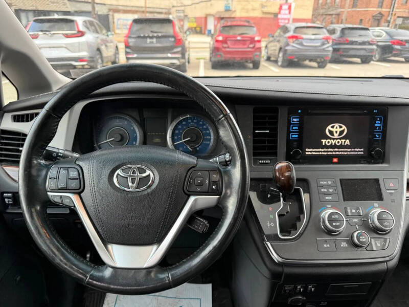 2015 Toyota Sienna