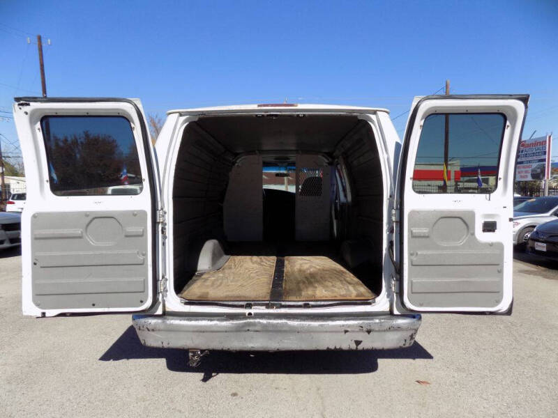 2005 Ford E-Series E-250