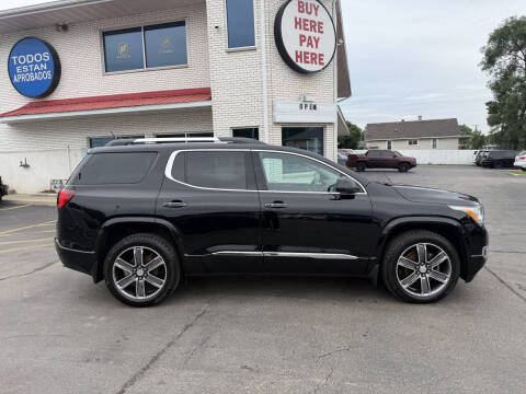 2017 GMC Acadia Denali