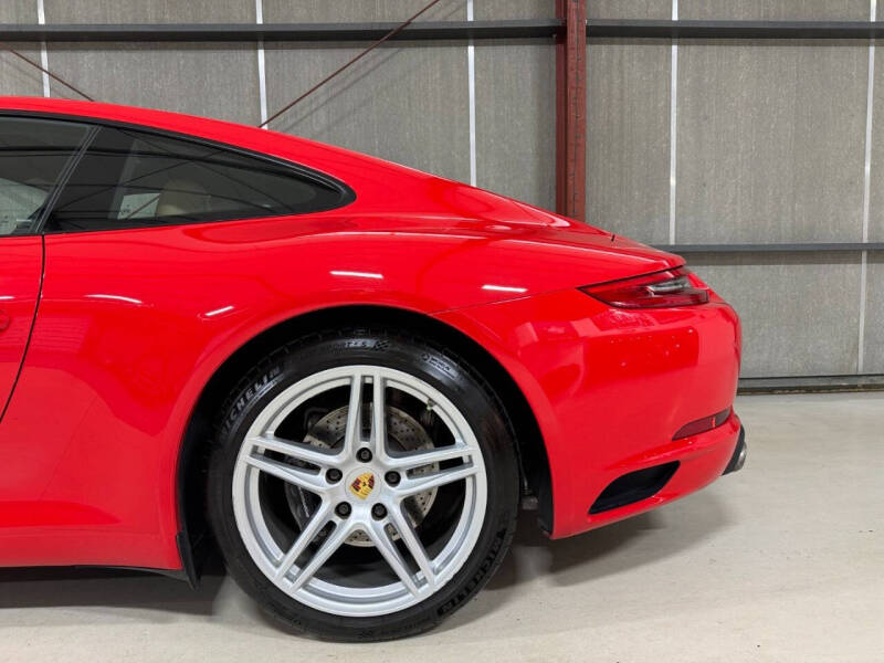 2018 Porsche 911 Carrera