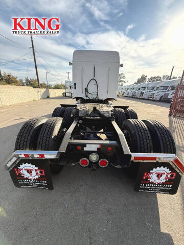 2019 Freightliner Coronado 122 SD
