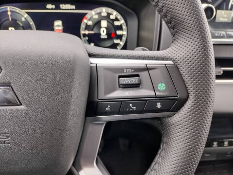 2025 Mitsubishi Outlander PHEV SE