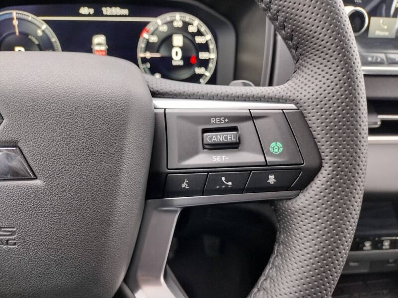 2025 Mitsubishi Outlander PHEV SE