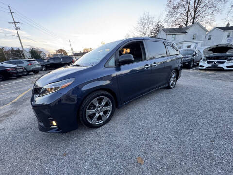 2019 Toyota Sienna SE 8-Passenger