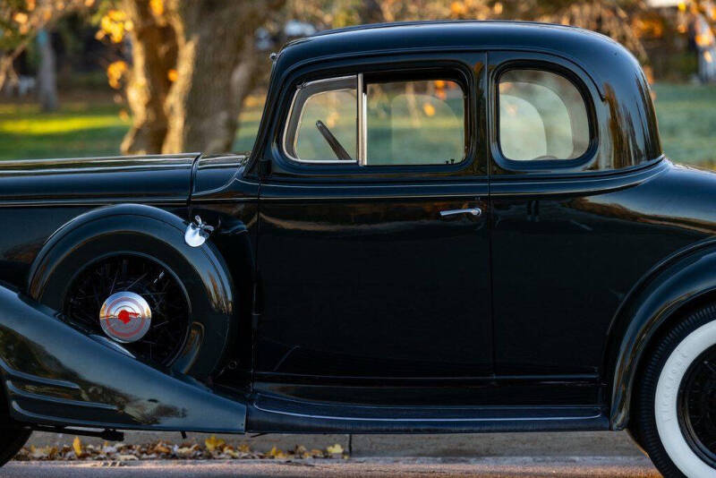 1933 Pontiac Coupe