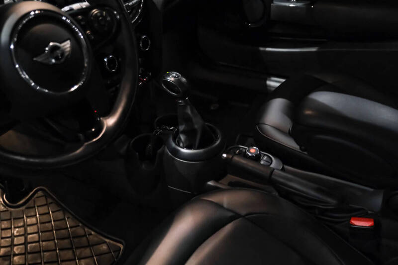 2017 MINI Hardtop 2 Door Cooper
