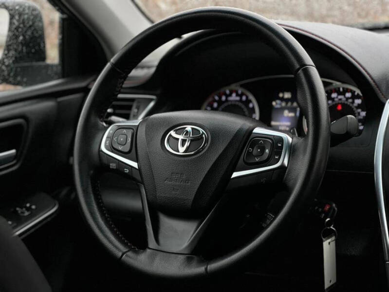 2016 Toyota Camry Special Edition photo 33