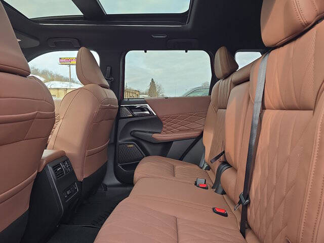 2026 Mitsubishi Outlander SEL