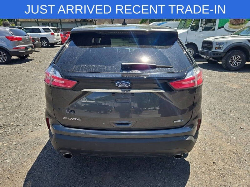 2020 Ford Edge SE