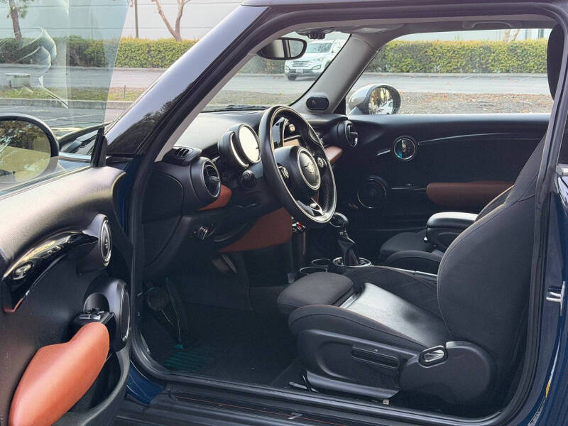 2017 MINI Hardtop 2 Door Cooper