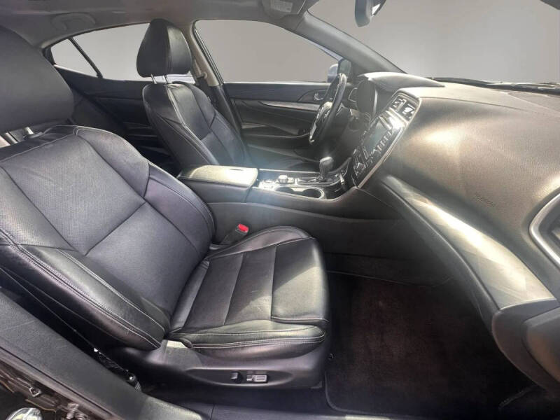 2017 Nissan Maxima