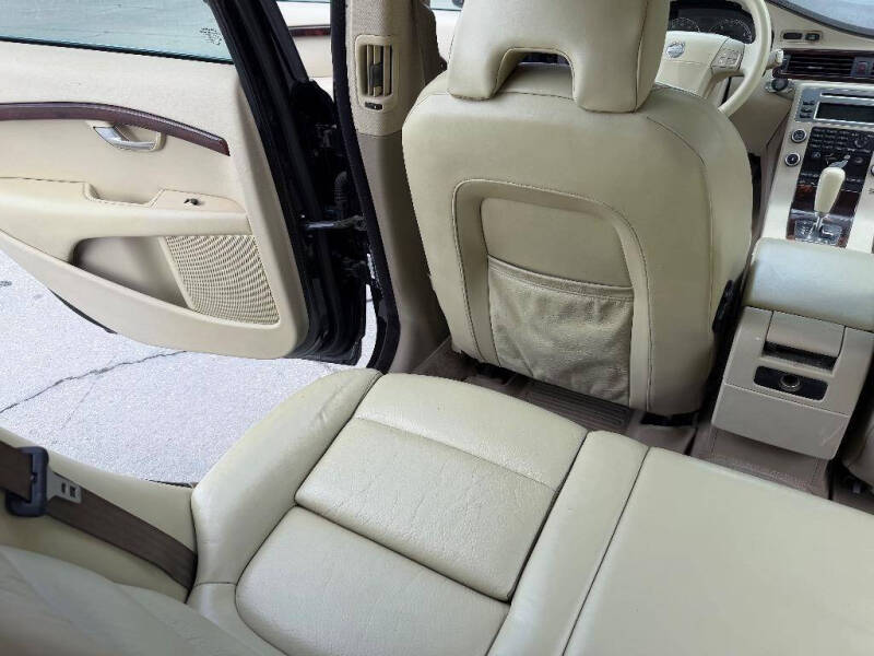 2008 Volvo V70 3.2