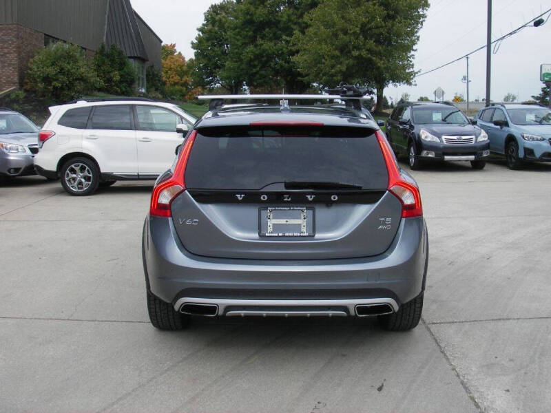 2018 Volvo V60 Cross Country T5 Premier