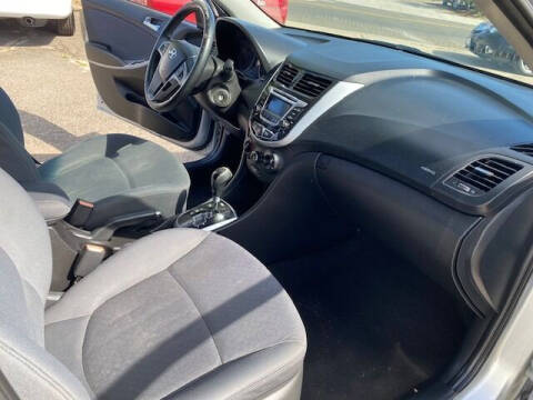 2014 Hyundai Accent SE