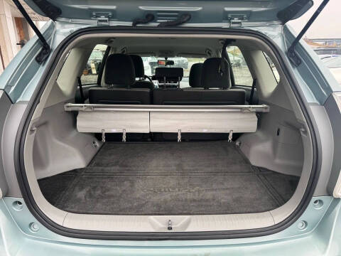 2015 Toyota Prius v Five