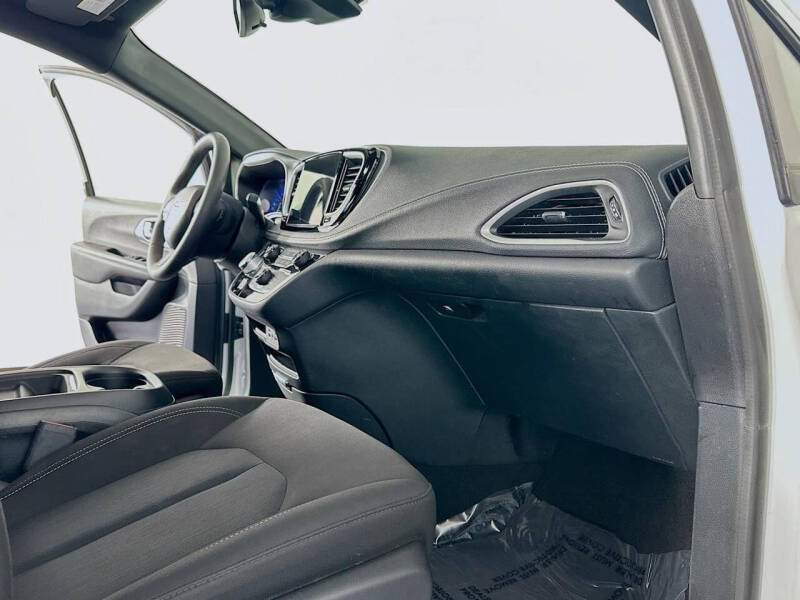 2023 Chrysler Pacifica Touring
