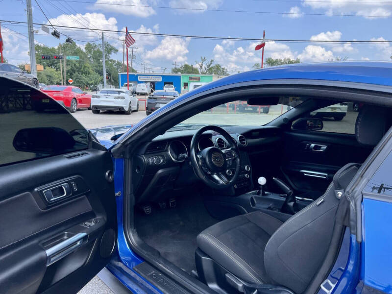 2022 Ford Mustang EcoBoost