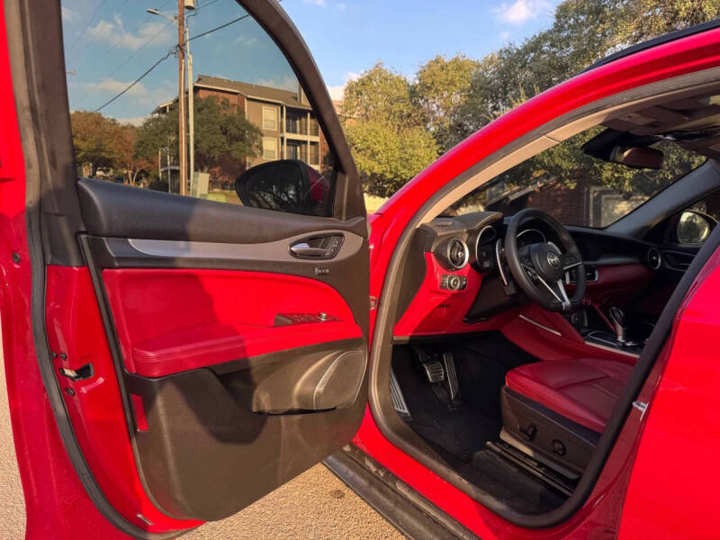 2019 Alfa Romeo Stelvio Sport