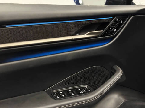 2024 Porsche Macan Turbo Electric