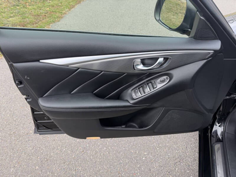 2015 Infiniti Q50 Premium