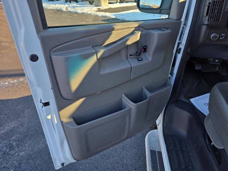 2022 Chevrolet Express 2500