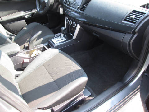 2016 Mitsubishi Lancer ES