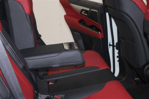 2025 Lexus LX 700h F SPORT Handling