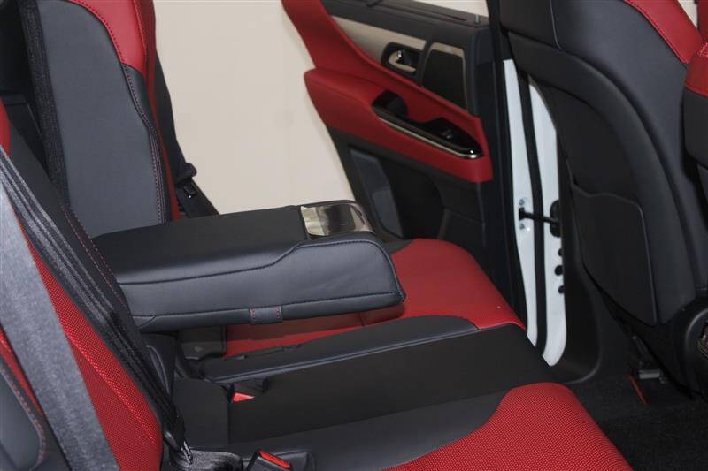 2025 Lexus LX 700h F SPORT Handling