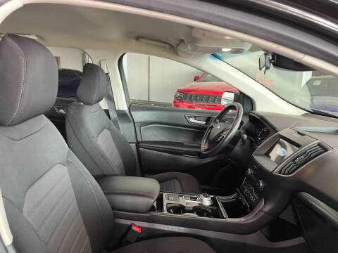 2020 Ford Edge SE