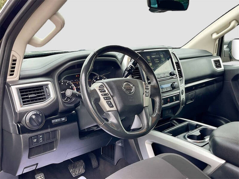 2021 Nissan Titan SV