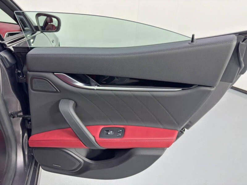 2023 Maserati Ghibli Modena Q4