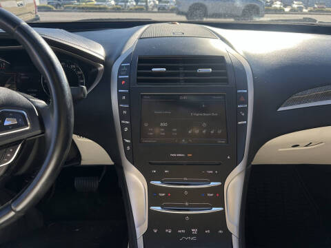 2015 Lincoln MKZ Black Label