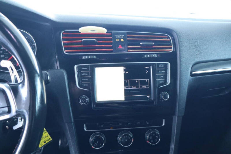 2017 Volkswagen Golf GTI S