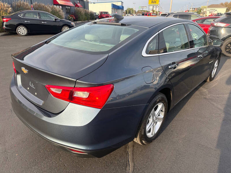 2021 Chevrolet Malibu null photo 6