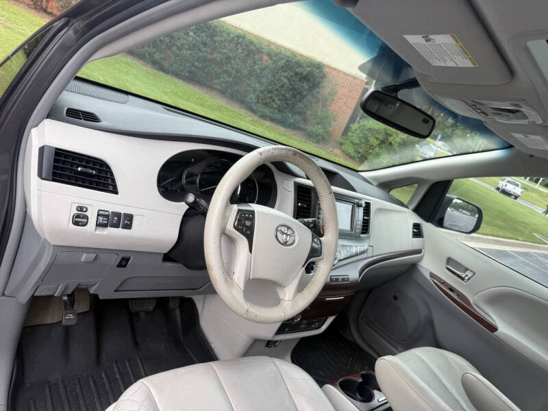 2011 Toyota Sienna XLE 8-Passenger