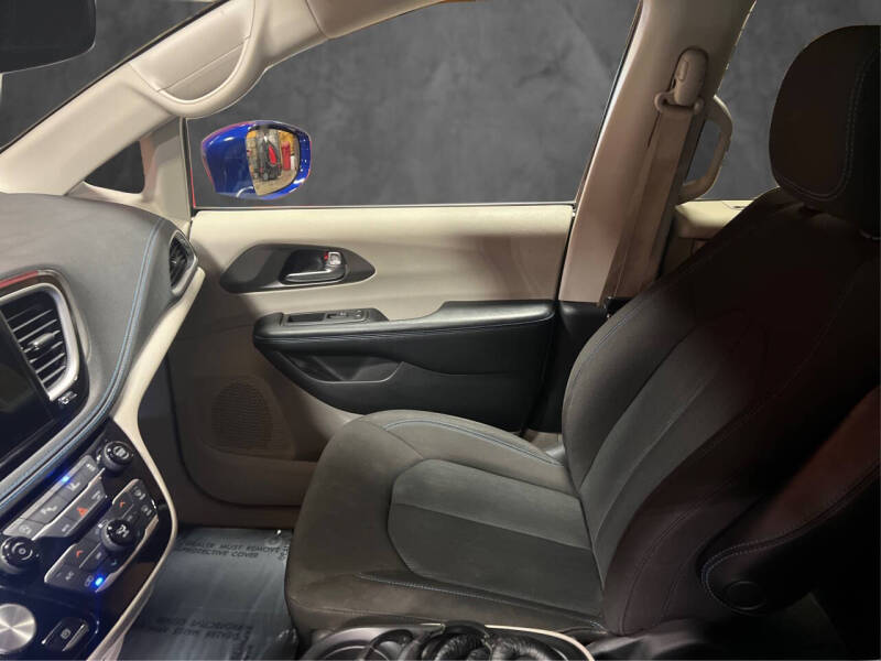 2021 Chrysler Pacifica Touring